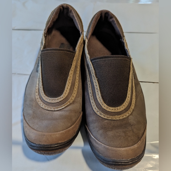 Merril Brown Leather Flats, Size 7.5 - Picture 2 of 7